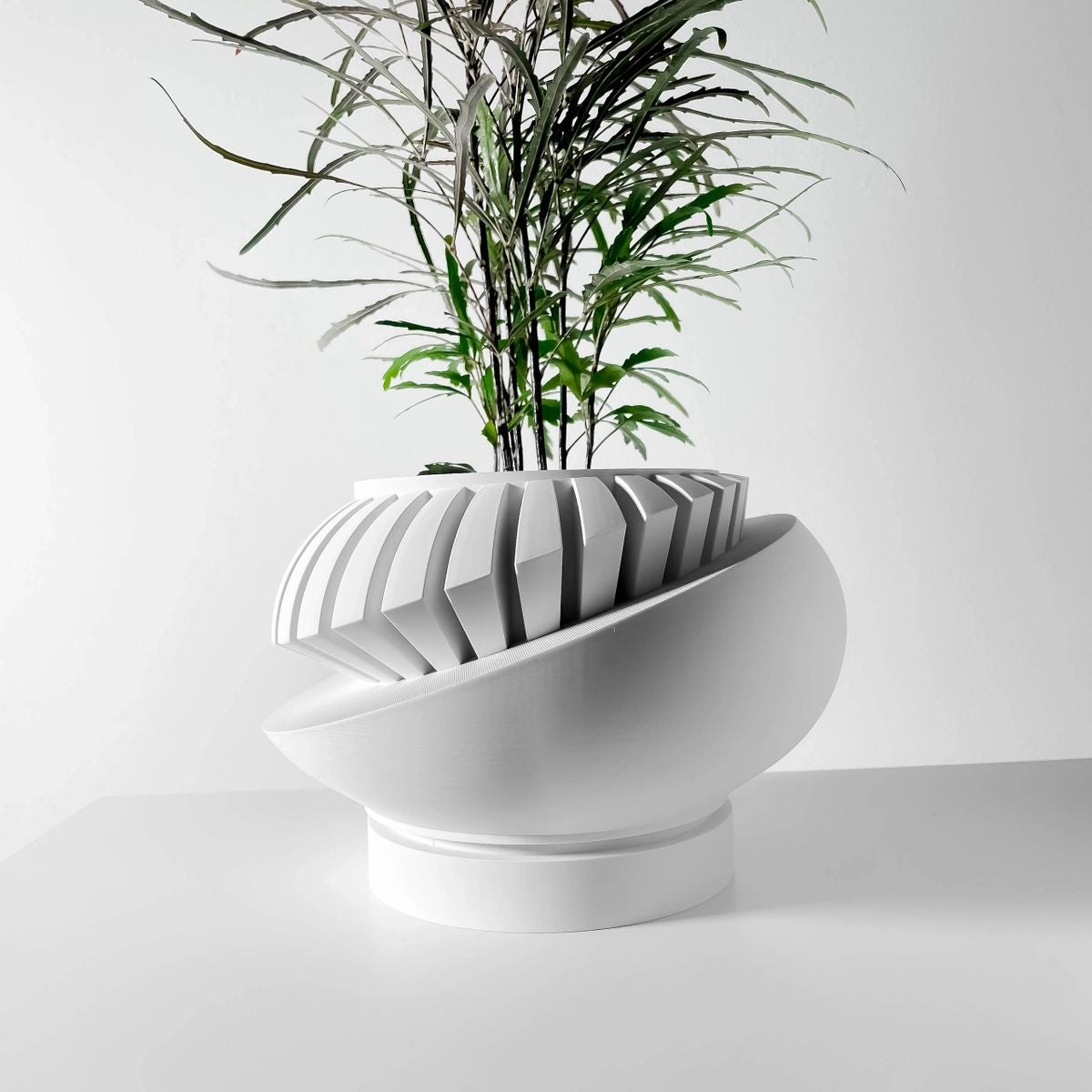 The "Luxar" Planter Pot