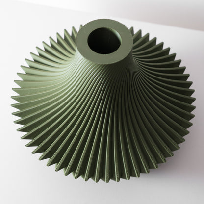 The "Kitan" Short Vase