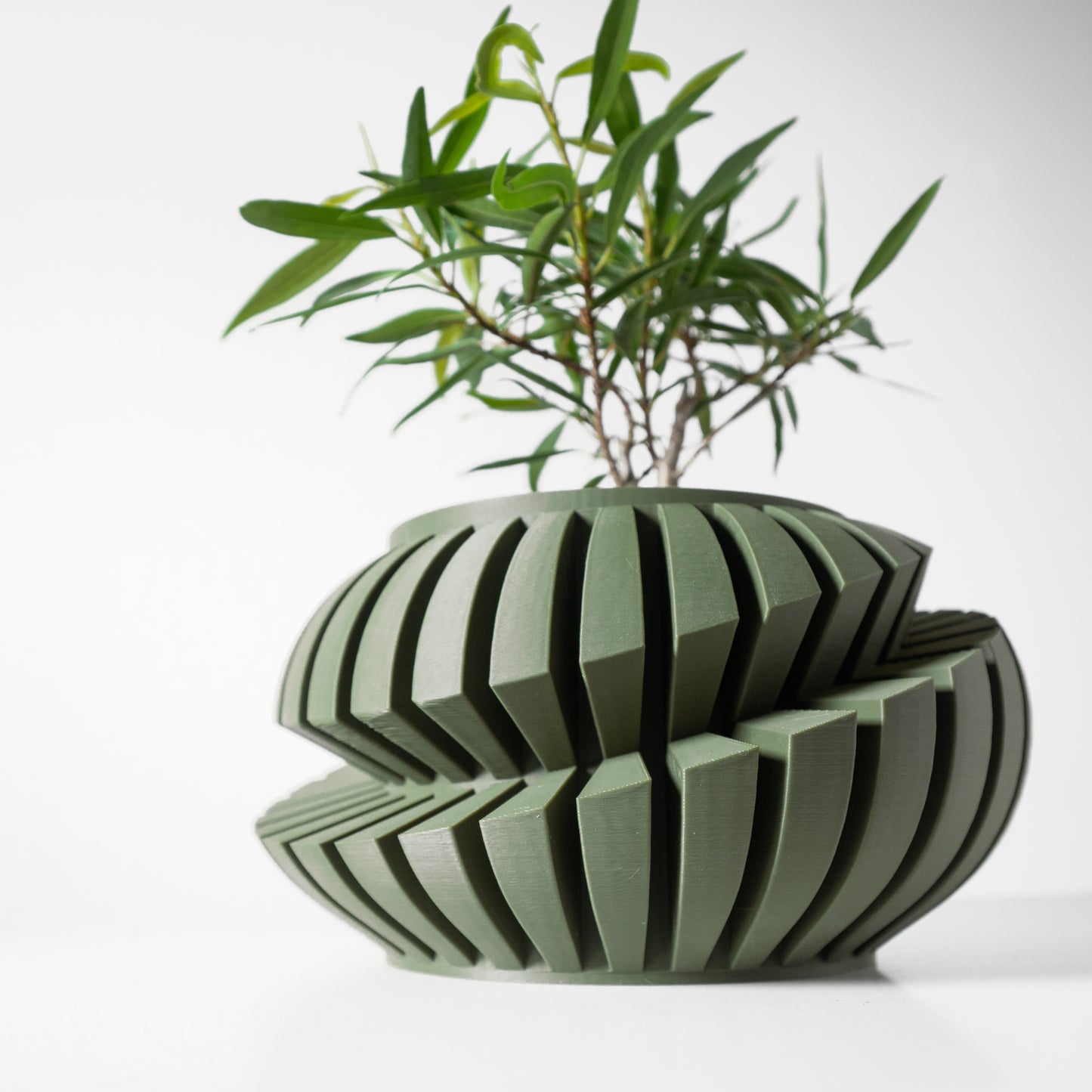 The "Luxira" Planter Pot