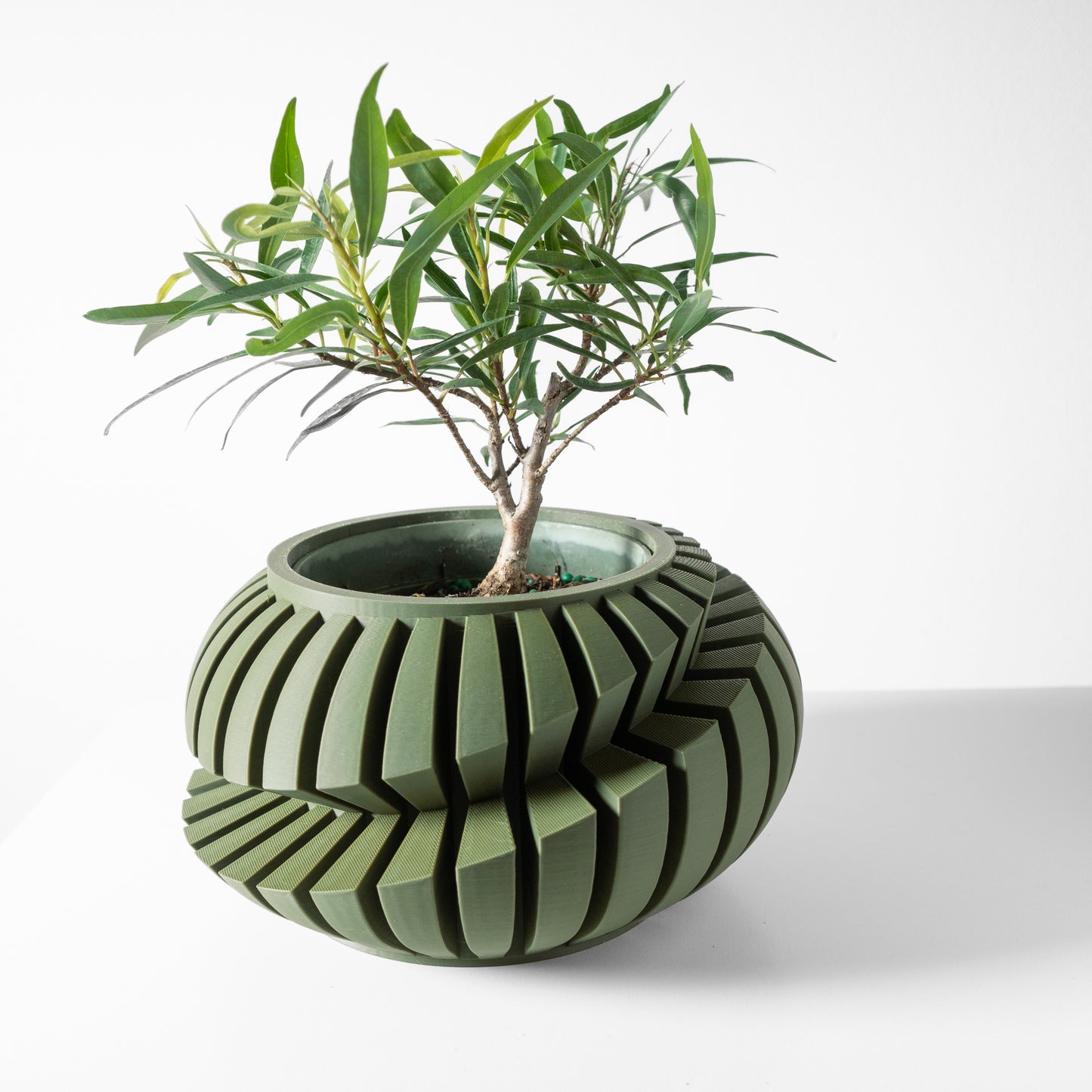 The "Luxira" Planter Pot
