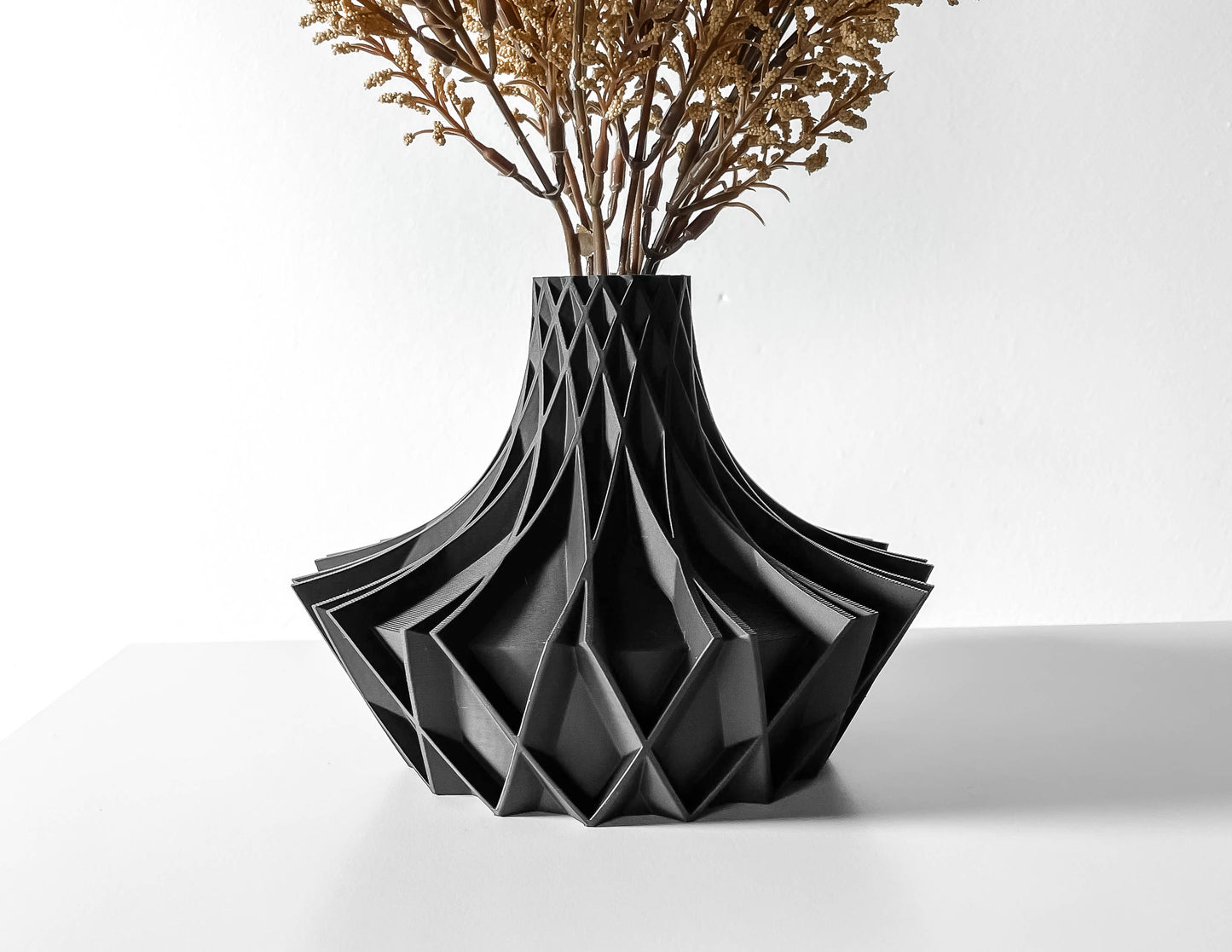 The "Arkan" Short Vase