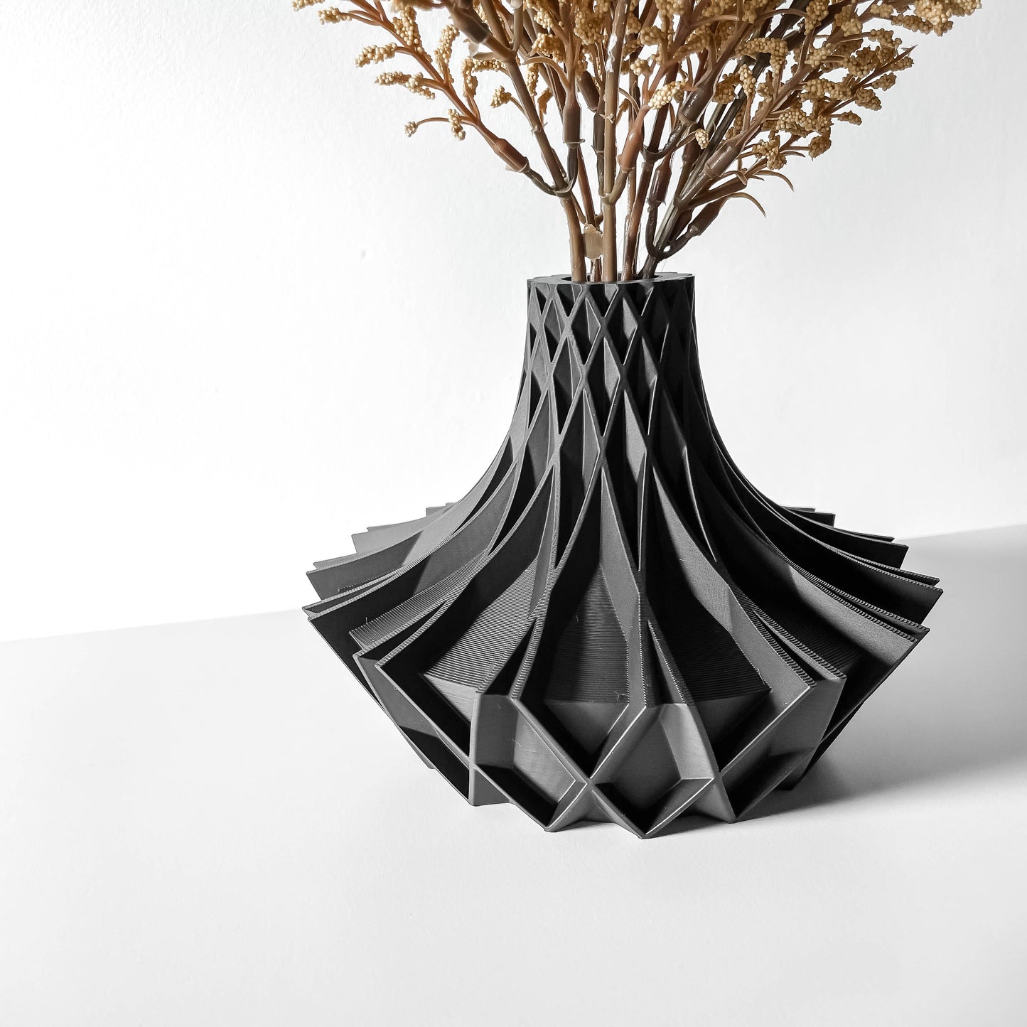 The "Arkan" Short Vase