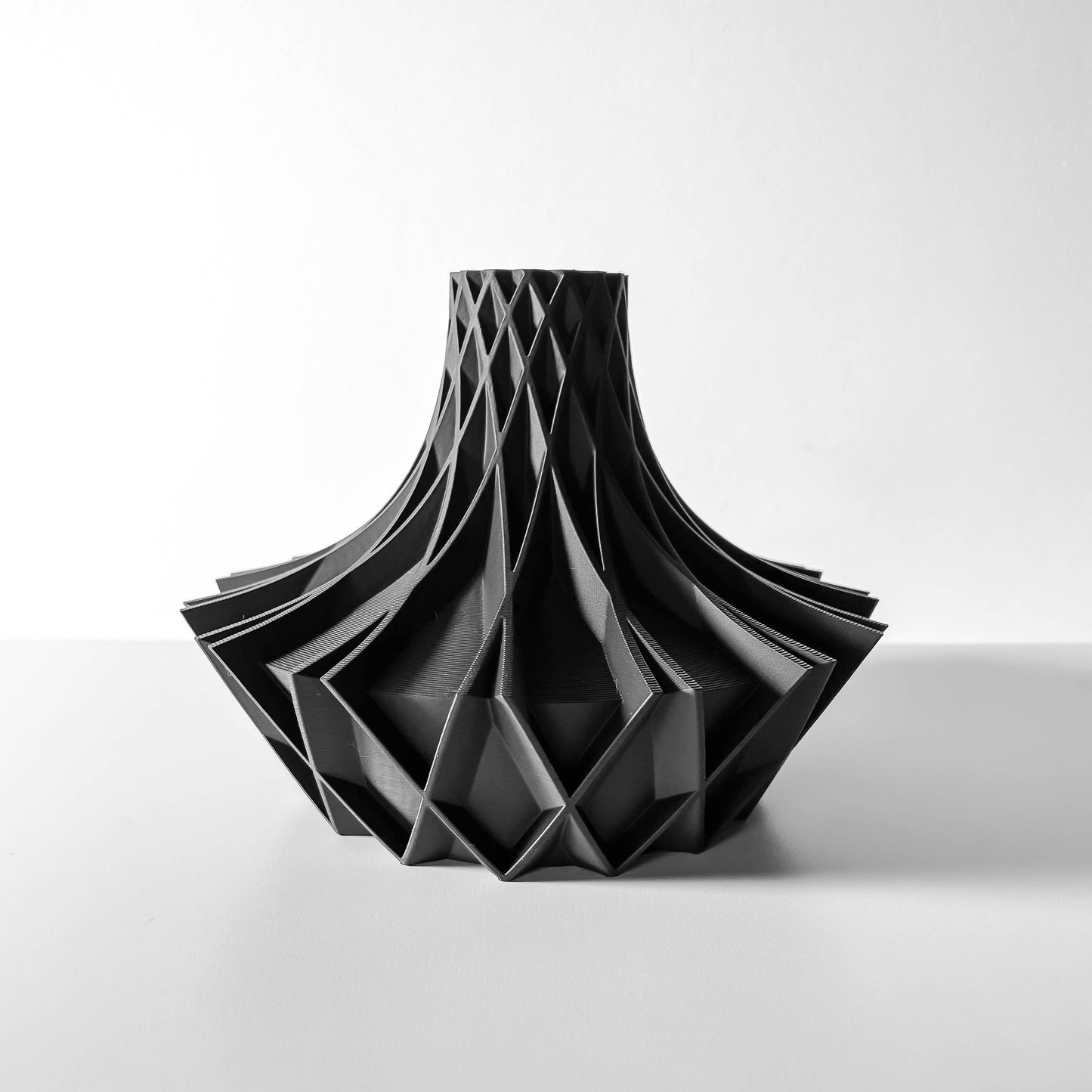 The "Arkan" Short Vase